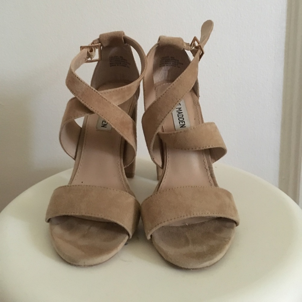 Steve Madden beige, suede heels